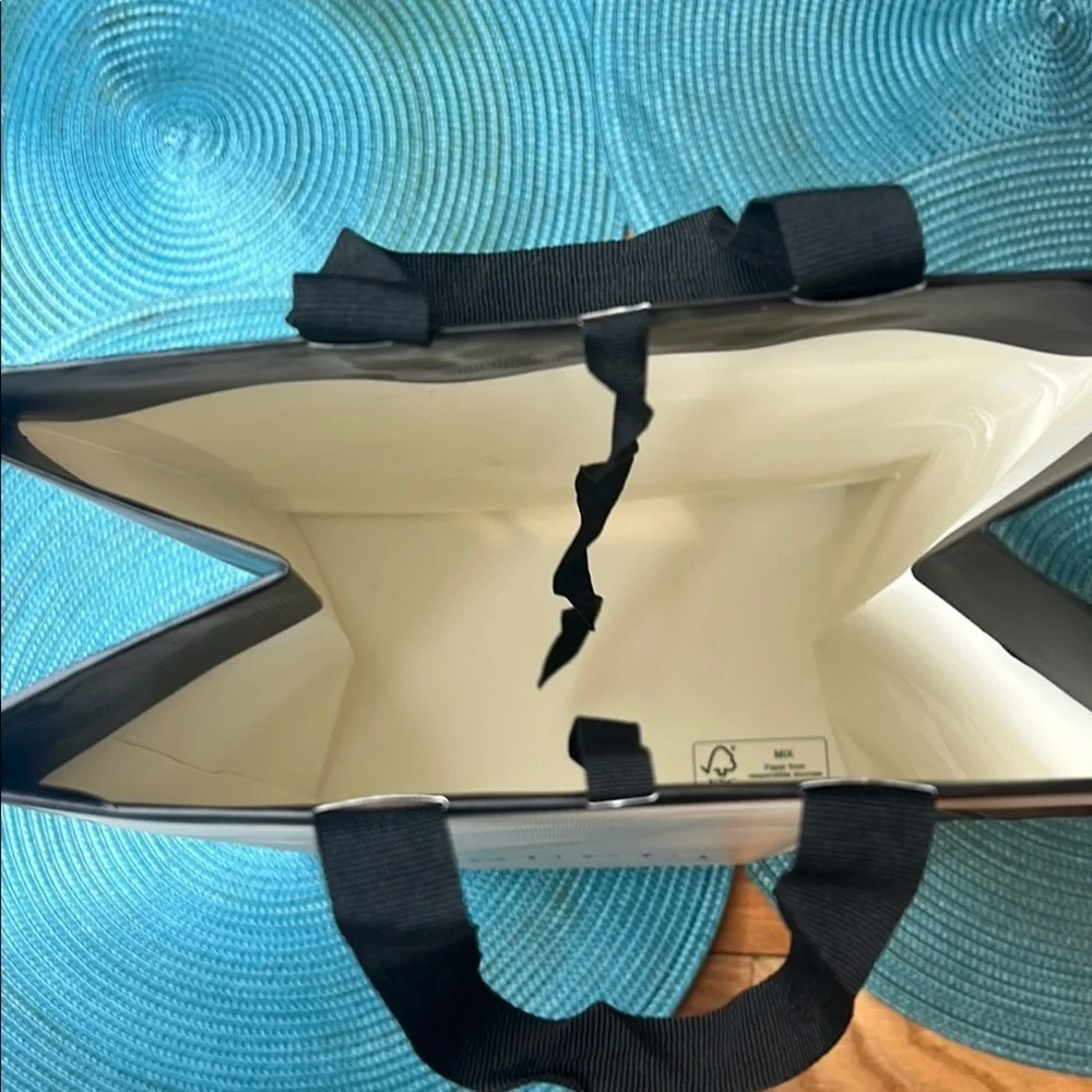 Gucci White and Black Shopping Bag